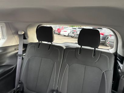 Used 2023 Jeep Grand Cherokee L Laredo