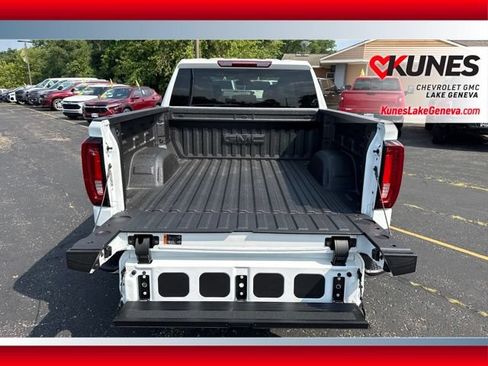 New 2026 GMC Sierra 1500 SLT w/ SLT Premium Package AWD/4WD image 23