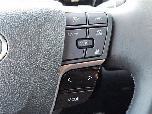 Used 2025 Toyota Camry XSE image 9