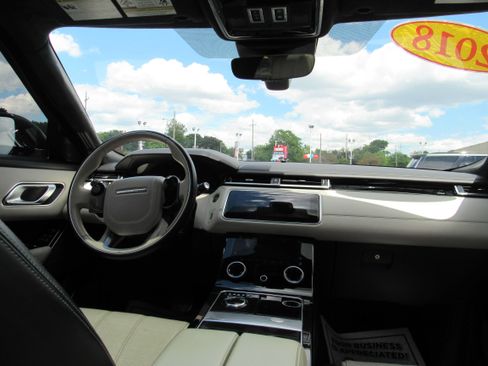 Used 2018 Land Rover Range Rover Velar AWD/4WD image 28