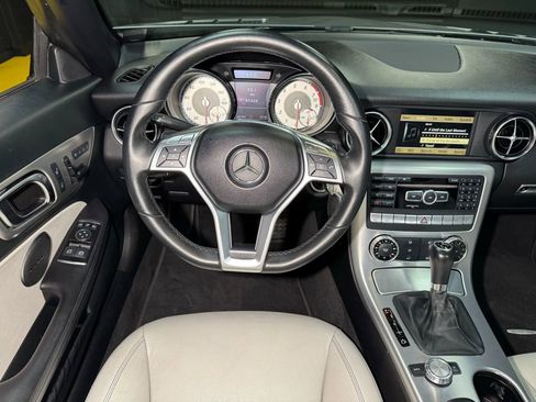 Used 2012 Mercedes-Benz SLK 350 image 24