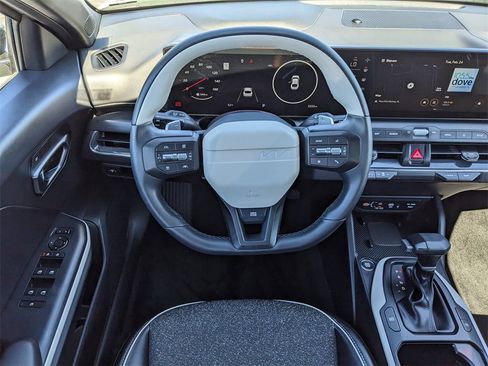 Certified 2025 Kia K4 GT-Line image 14