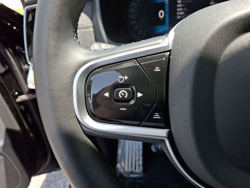 Certified 2025 Volvo XC90 B6 Plus AWD/4WD image 22