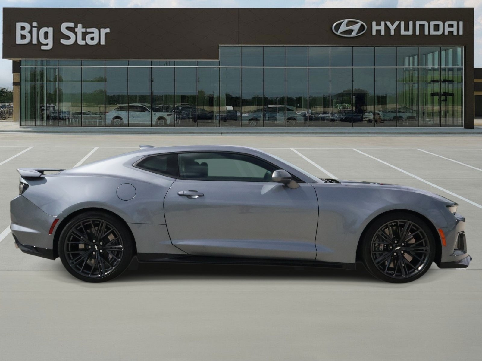 Used 2019 Chevrolet Camaro ZL1 RWD image 5
