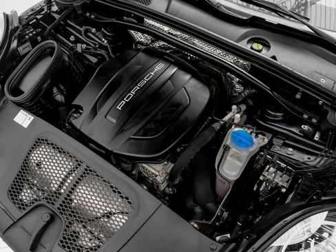 Used 2018 Porsche Macan image 47