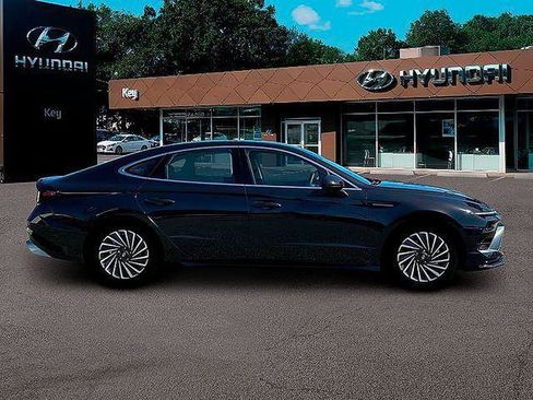 New 2025 Hyundai Sonata Limited FWD image 10