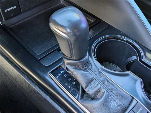 Used 2019 Toyota Camry SE image 13