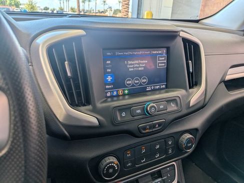 Used 2024 GMC Terrain SLE FWD image 13