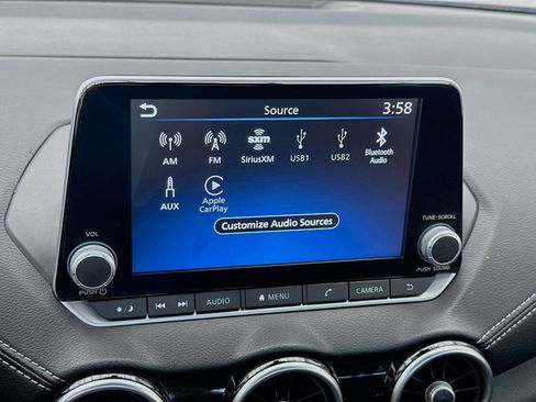 Used 2024 Nissan Sentra SV FWD image 11