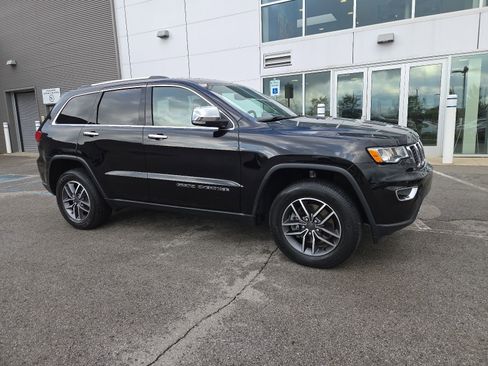 Used 2021 Jeep Grand Cherokee Limited w/ Trailer Tow Group IV AWD/4WD image 3