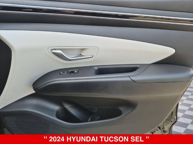Used 2024 Hyundai Tucson SEL AWD/4WD image 35
