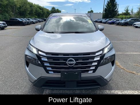Used 2024 Nissan Rogue SV AWD/4WD image 9