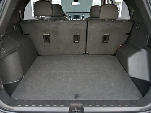 Used 2024 Chevrolet Equinox LT image 8