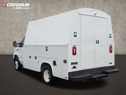 Used 2025 Ford E-350 and Econoline 350 Super Duty w/ Power Equipment Group image 5