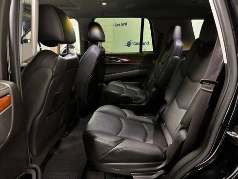 Used 2016 Cadillac Escalade Luxury image 15