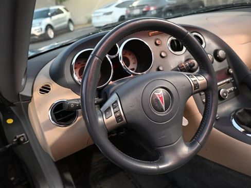 Used 2006 Pontiac Solstice Convertible w/ Premium Package image 28
