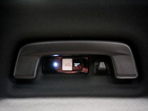 Used 2022 Porsche Taycan 4 Cross Turismo image 24