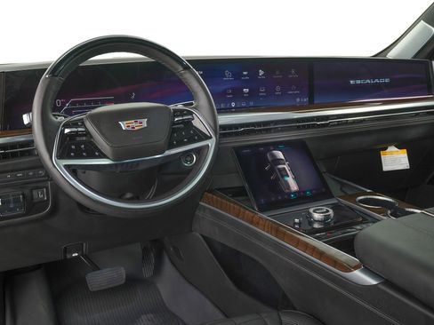 Used 2025 Cadillac Escalade Sport Platinum w/ LPO, ONYX Package image 20