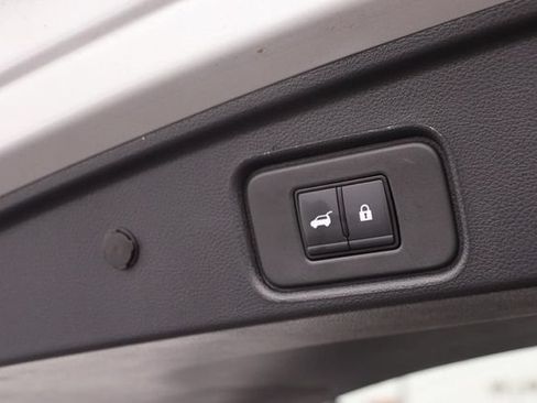Certified 2025 Nissan Pathfinder SV AWD/4WD image 8