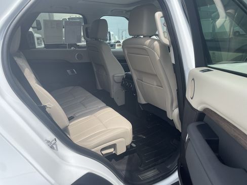Used 2017 Land Rover Discovery HSE AWD/4WD image 27