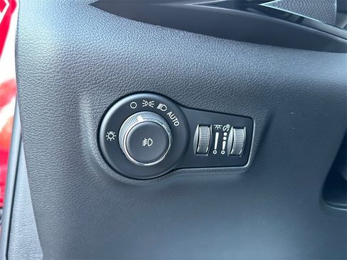 New 2026 Jeep Compass Latitude image 31