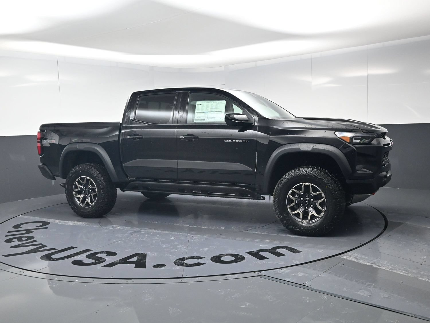 New 2026 Chevrolet Colorado ZR2 w/ Technology Package AWD/4WD image 2