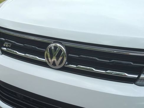 Used 2021 Volkswagen Tiguan SE AWD/4WD image 24