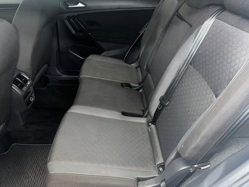 Used 2020 Volkswagen Tiguan S image 15