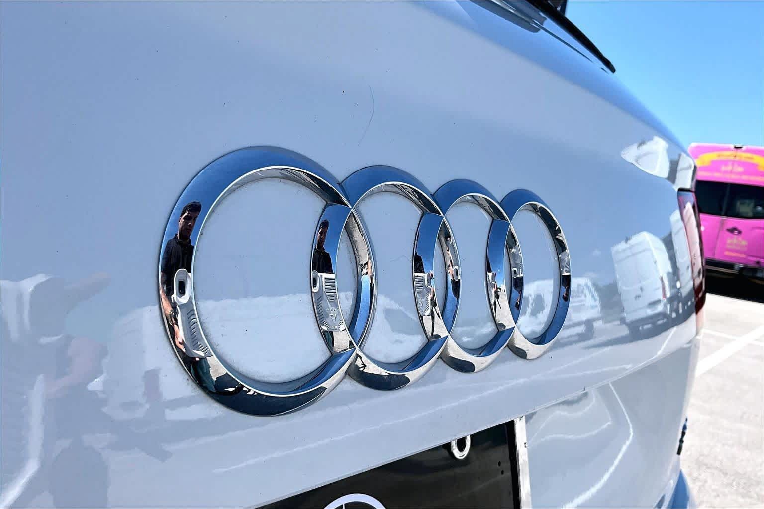 Used 2018 Audi Q7 3.0T Prestige AWD/4WD image 31
