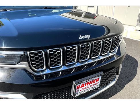 Used 2024 Jeep Grand Cherokee Summit AWD/4WD image 30