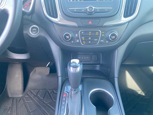Used 2020 Chevrolet Equinox LT AWD/4WD image 17