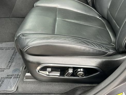 Used 2023 Jeep Grand Cherokee L Overland w/ Luxury Tech Group IV RWD image 27