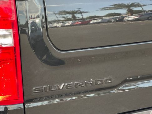 Used 2024 Chevrolet Silverado 1500 LT Trail Boss w/ Convenience Package II image 38