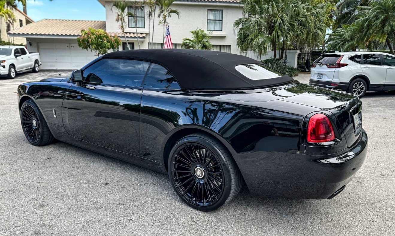 Used 2020 Rolls-Royce Dawn RWD image 4