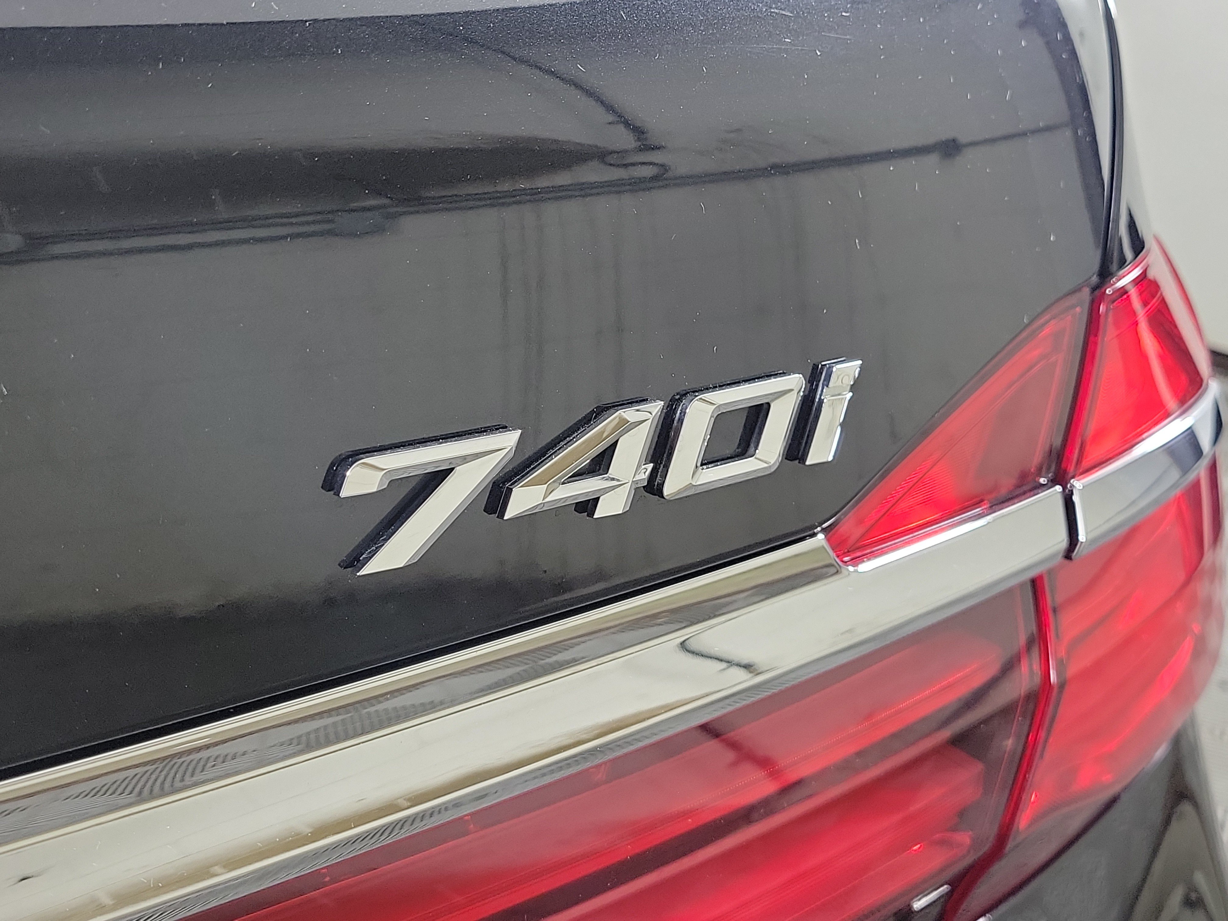 Used 2017 BMW 740i xDrive AWD/4WD image 7