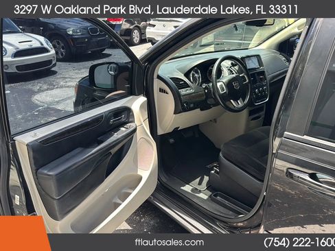 Used 2016 Dodge Grand Caravan SE w/ Quick Order Package 29E SE image 16