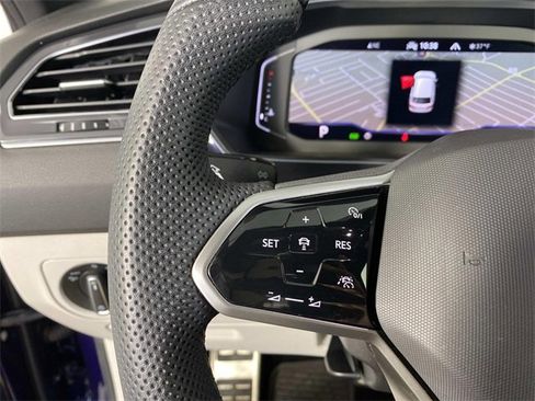 Used 2022 Volkswagen Tiguan SEL R-Line image 18