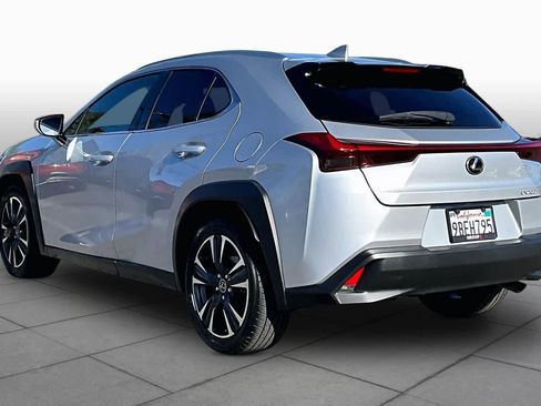 Used 2019 Lexus UX 200 w/ Premium Package FWD image 10