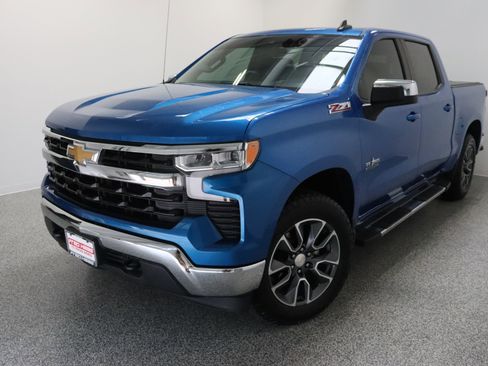 Used 2024 Chevrolet Silverado 1500 LT w/ Texas Edition Plus AWD/4WD image 2