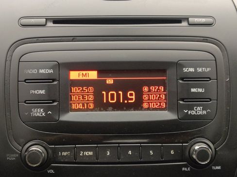 Used 2017 Kia Forte LX FWD image 25