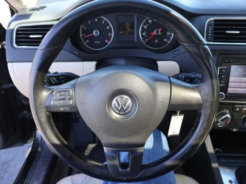 Used 2012 Volkswagen Jetta SE image 17