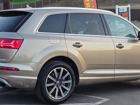 Used 2018 Audi Q7 3.0T Prestige w/ Prestige Package image 3