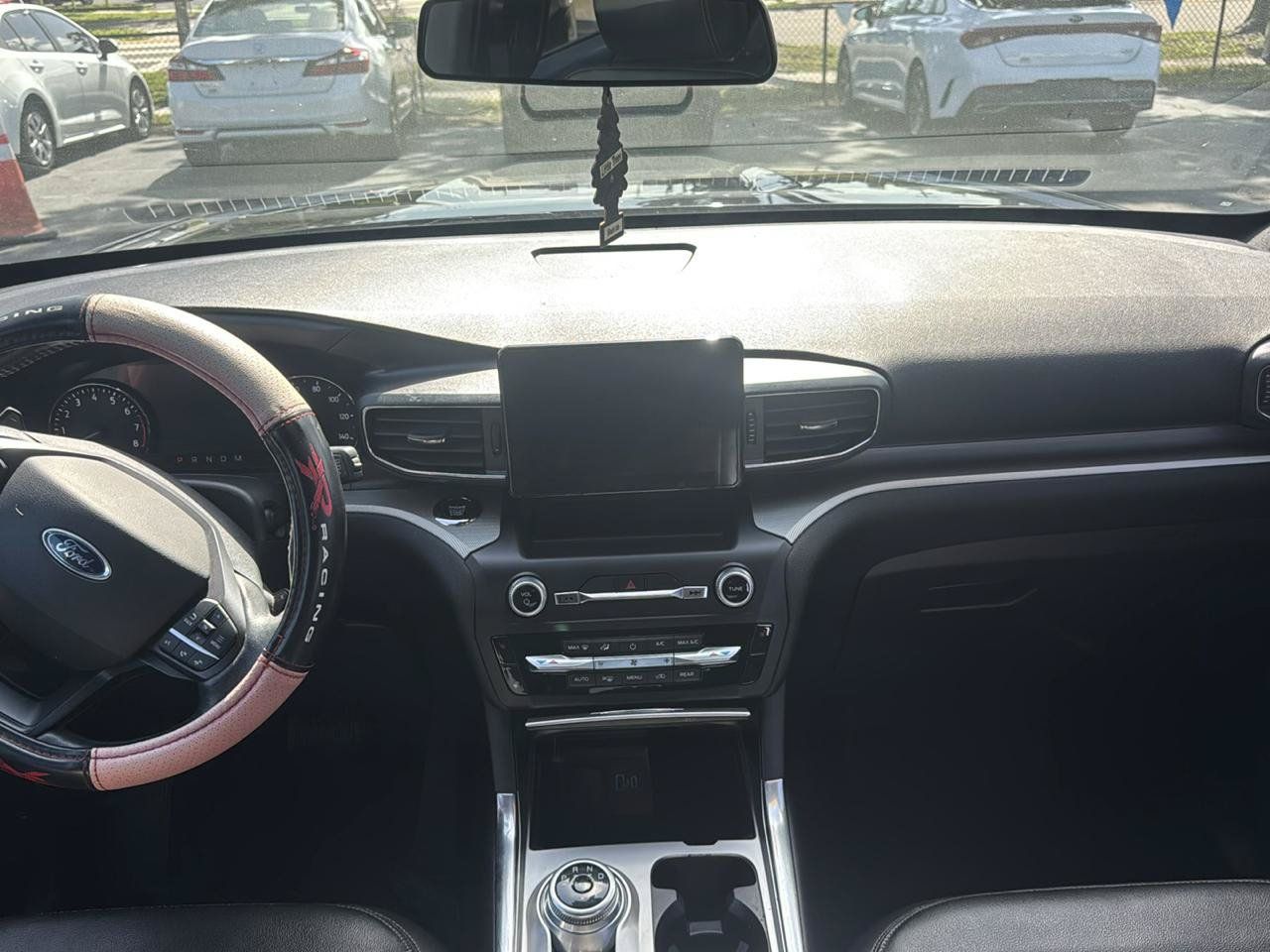 Used 2020 Ford Explorer XLT w/ Equipment Group 202A AWD/4WD image 8