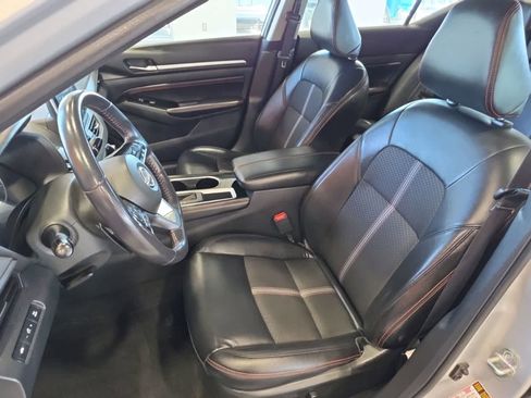 Used 2023 Nissan Altima 2.5 SR FWD image 14