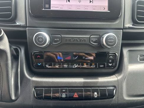 Used 2025 RAM ProMaster 2500 FWD image 20