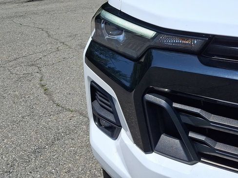 Used 2023 Chevrolet Colorado Z71 w/ Z71 Convenience Package 2 AWD/4WD image 14