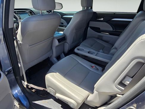 Used 2014 Toyota Highlander XLE AWD/4WD image 13