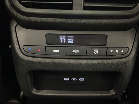 Used 2024 Honda Pilot Touring image 37
