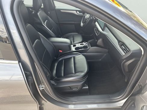 Used 2025 Ford Escape Platinum AWD/4WD image 34