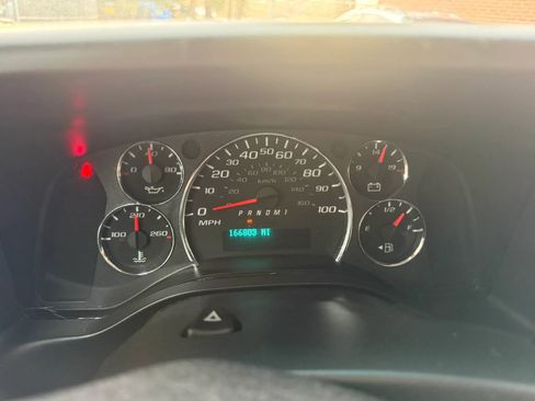 Used 2017 Chevrolet Express 2500 w/ All Terrain Package RWD image 19